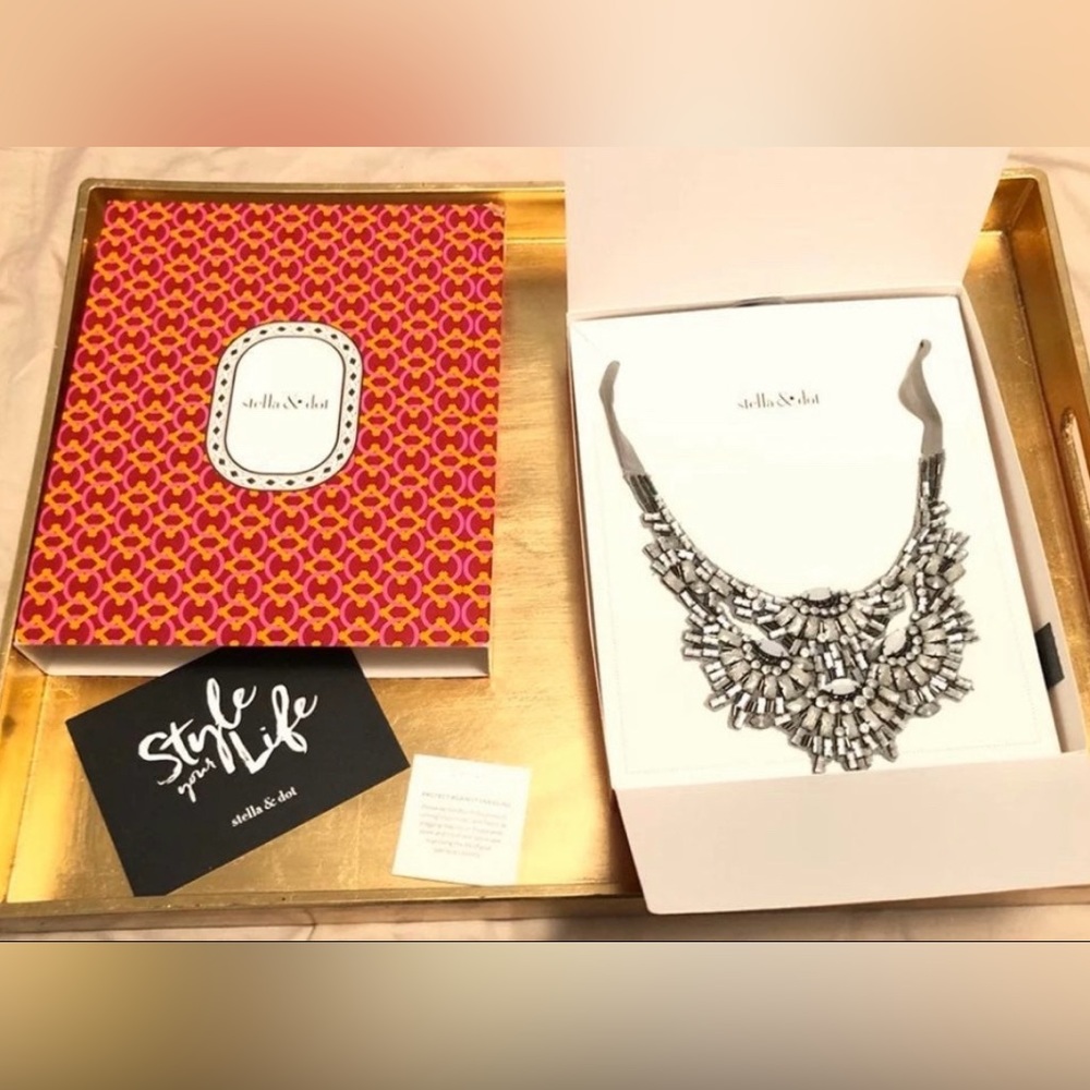 NWT (in the box) - Stella & Dot Statement Necklace - Silver